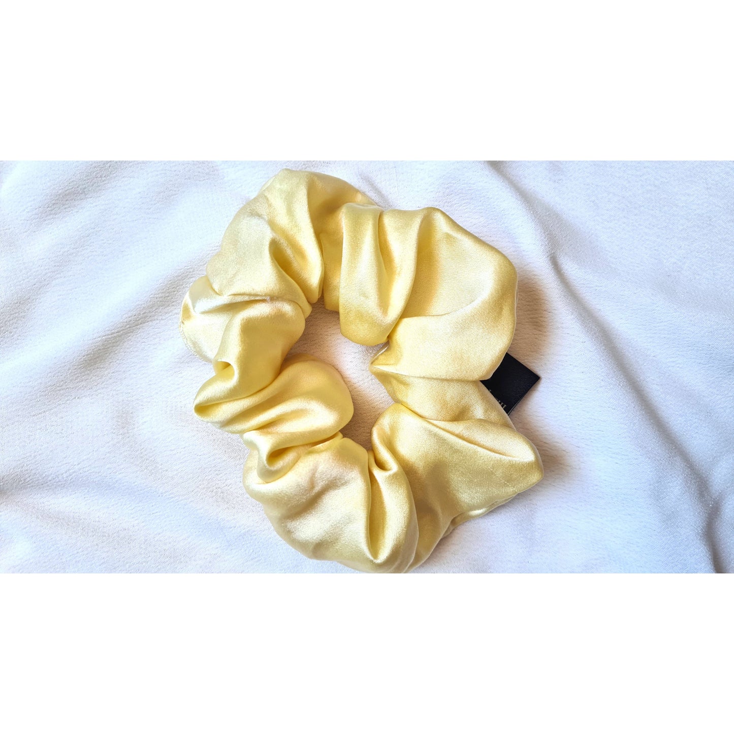 Lily Silk Scrunchie