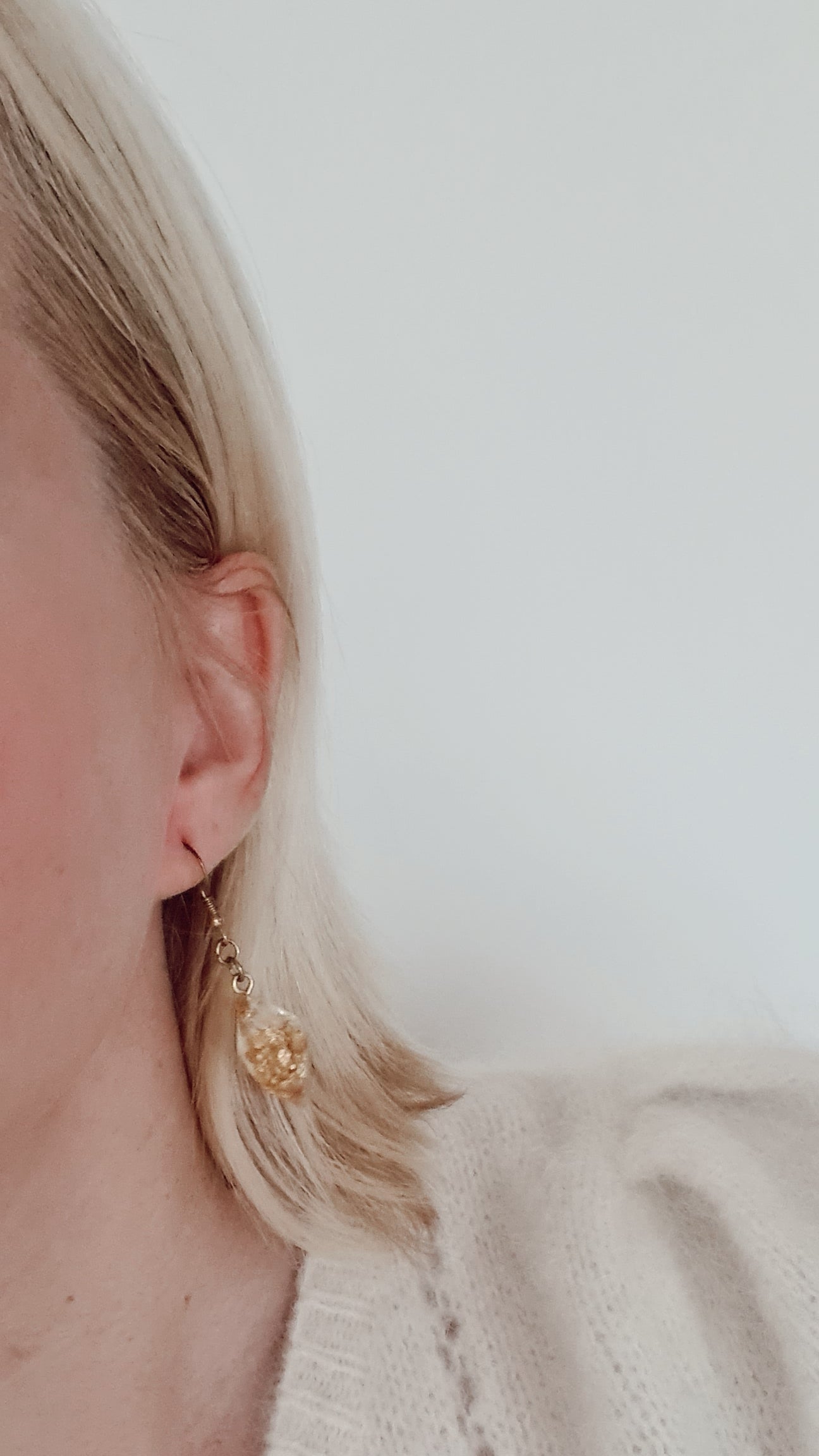 Dola Drop Gold Earrings