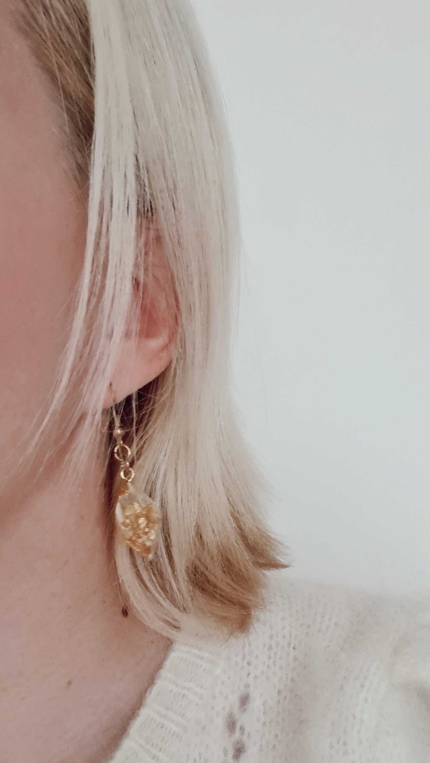 Dola Drop Gold Earrings